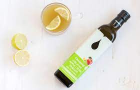 Soojendav matcha-õunasiidriäädika jook