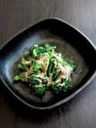 Brokoli odramiso ja seesami kastmes